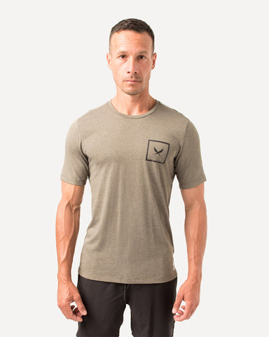 SHIELD TEE IN OLIVE